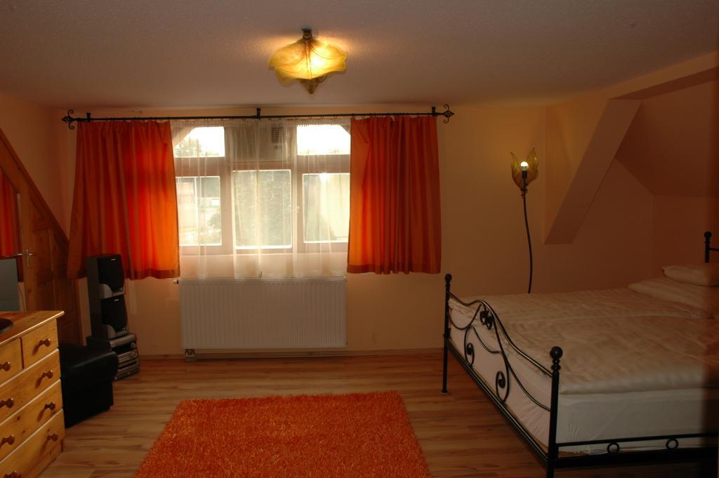 Alom Kucko Apartman Zalaegerszeg Bilik gambar