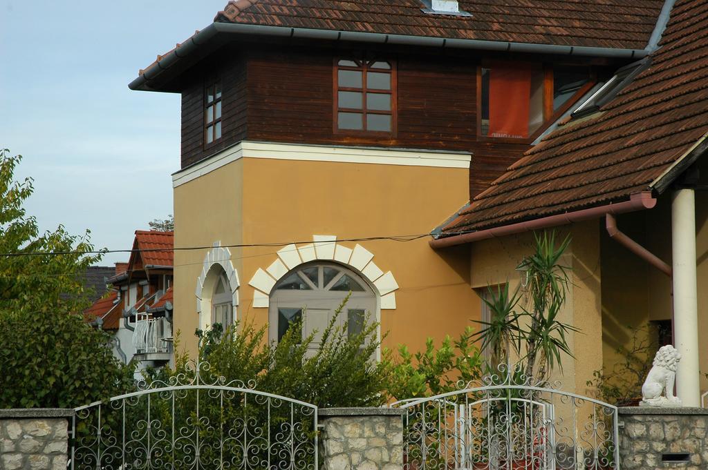 Alom Kucko Apartman Zalaegerszeg Bilik gambar