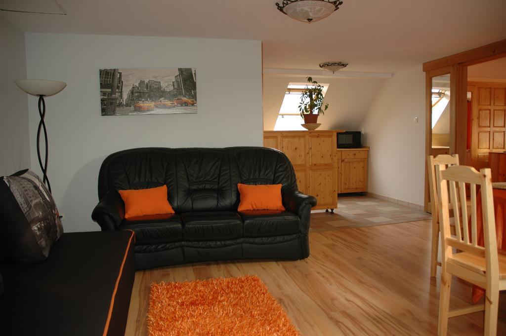 Alom Kucko Apartman Zalaegerszeg Bilik gambar